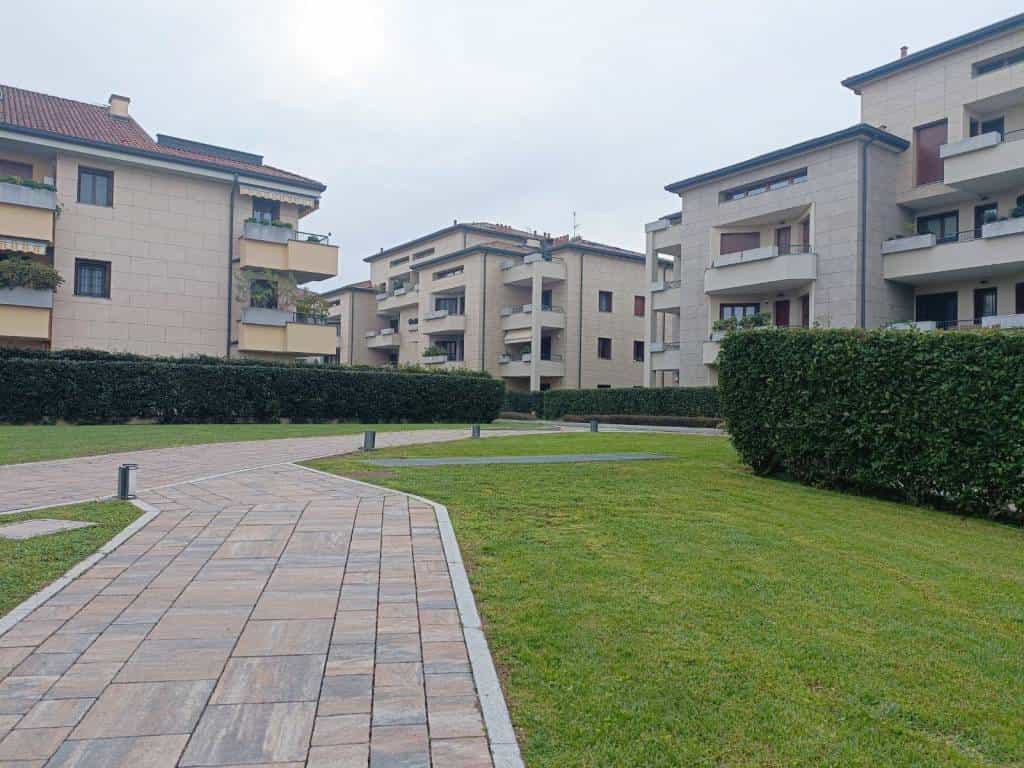 Condominium dans Gudo Gambaredo, Lombardy 11187630