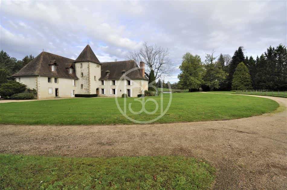 House in Limoges, Nouvelle-Aquitaine 11187891