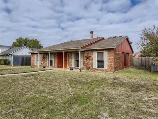 House in The Colony, Texas 11188323