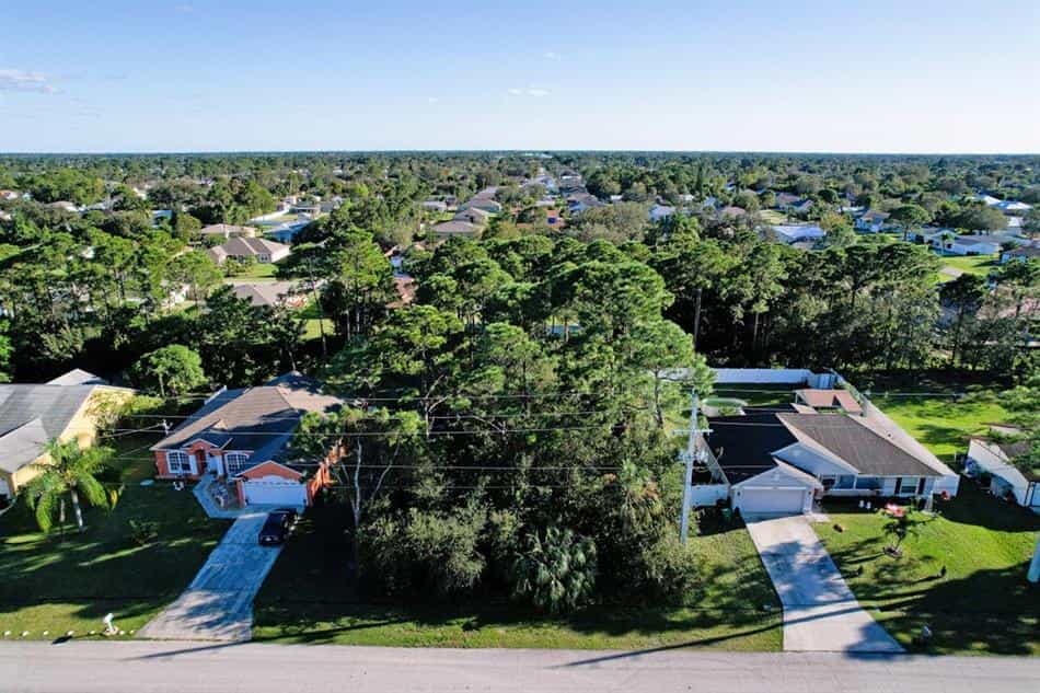 Tanah dalam Pelabuhan St. Lucie, Florida 11188490