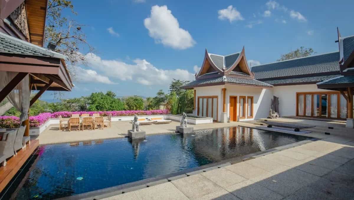 Condominium in Tambon Choeng Thale, Soi Pasak 8 11188749