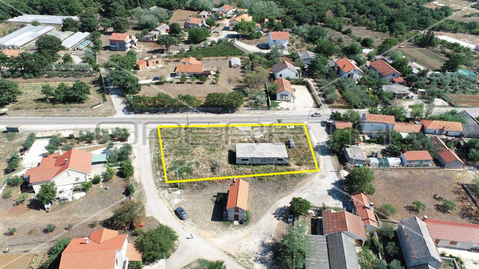 土地 在 Poljica, Zadarska županija 11189281