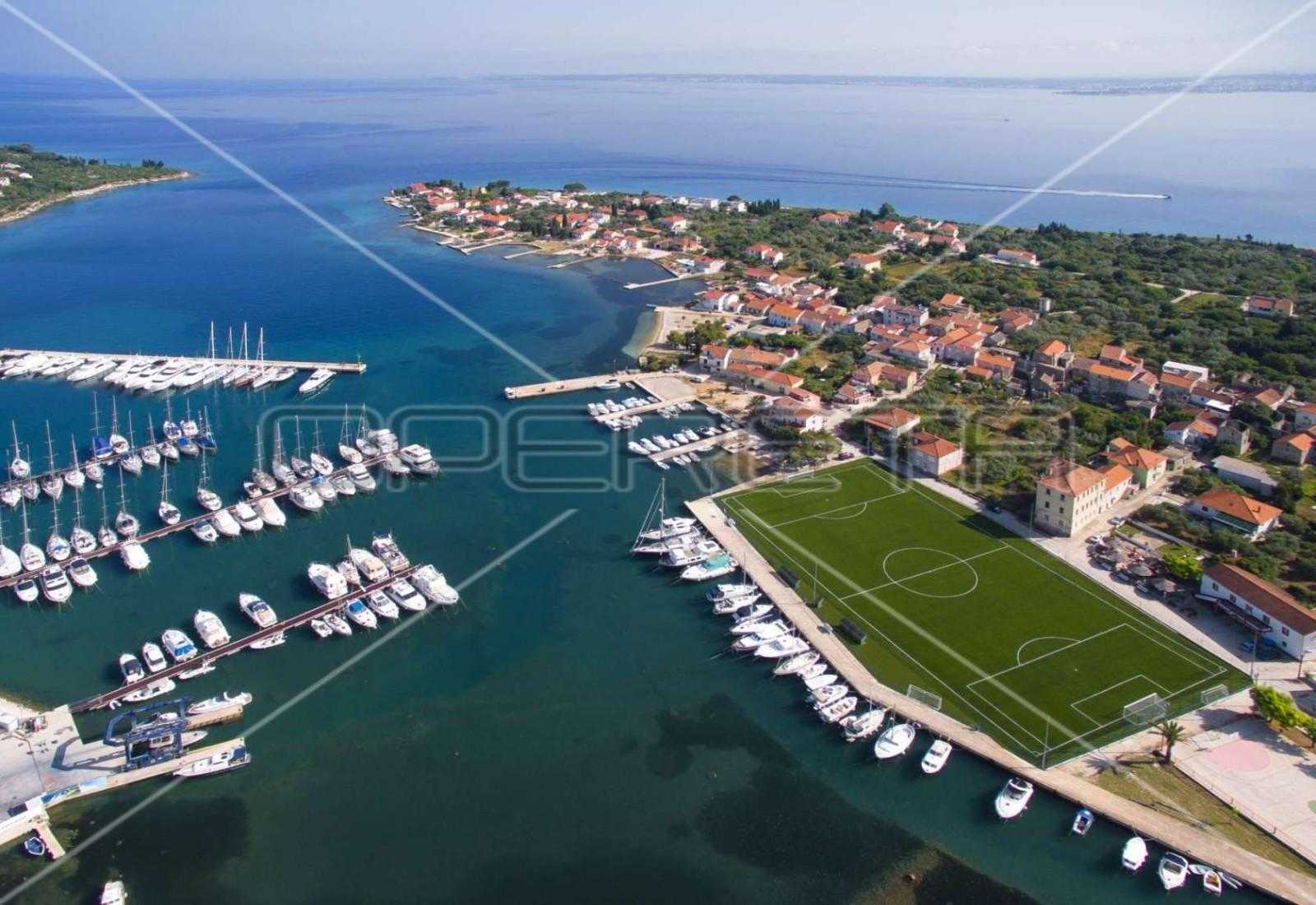 Land in Sutomišćica, Zadarska županija 11189407