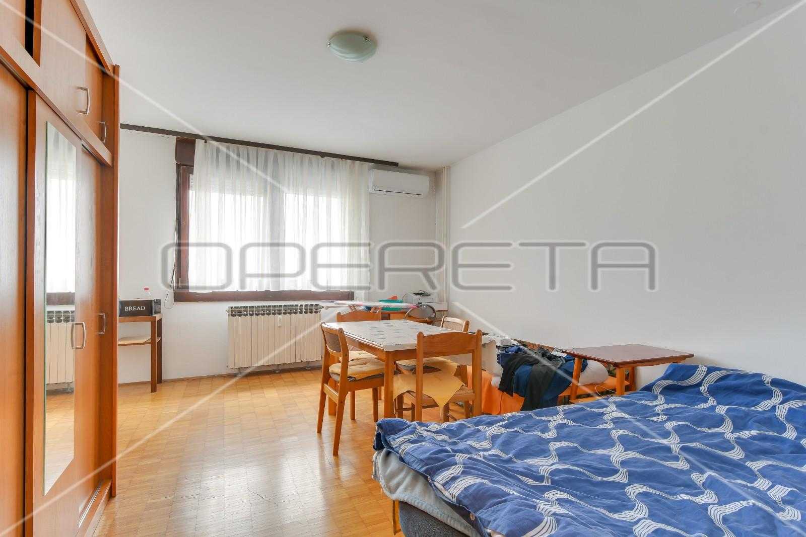 Condominium in Blato, Zagreb, Grad 11189421
