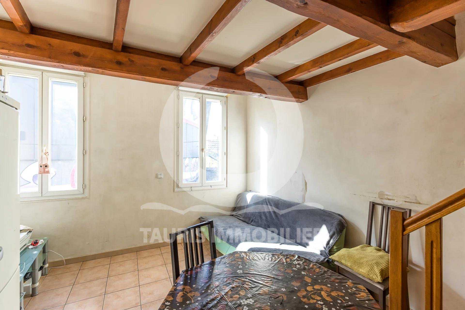 Condominium in La Pomme, Provence-Alpes-Cote d'Azur 11190094