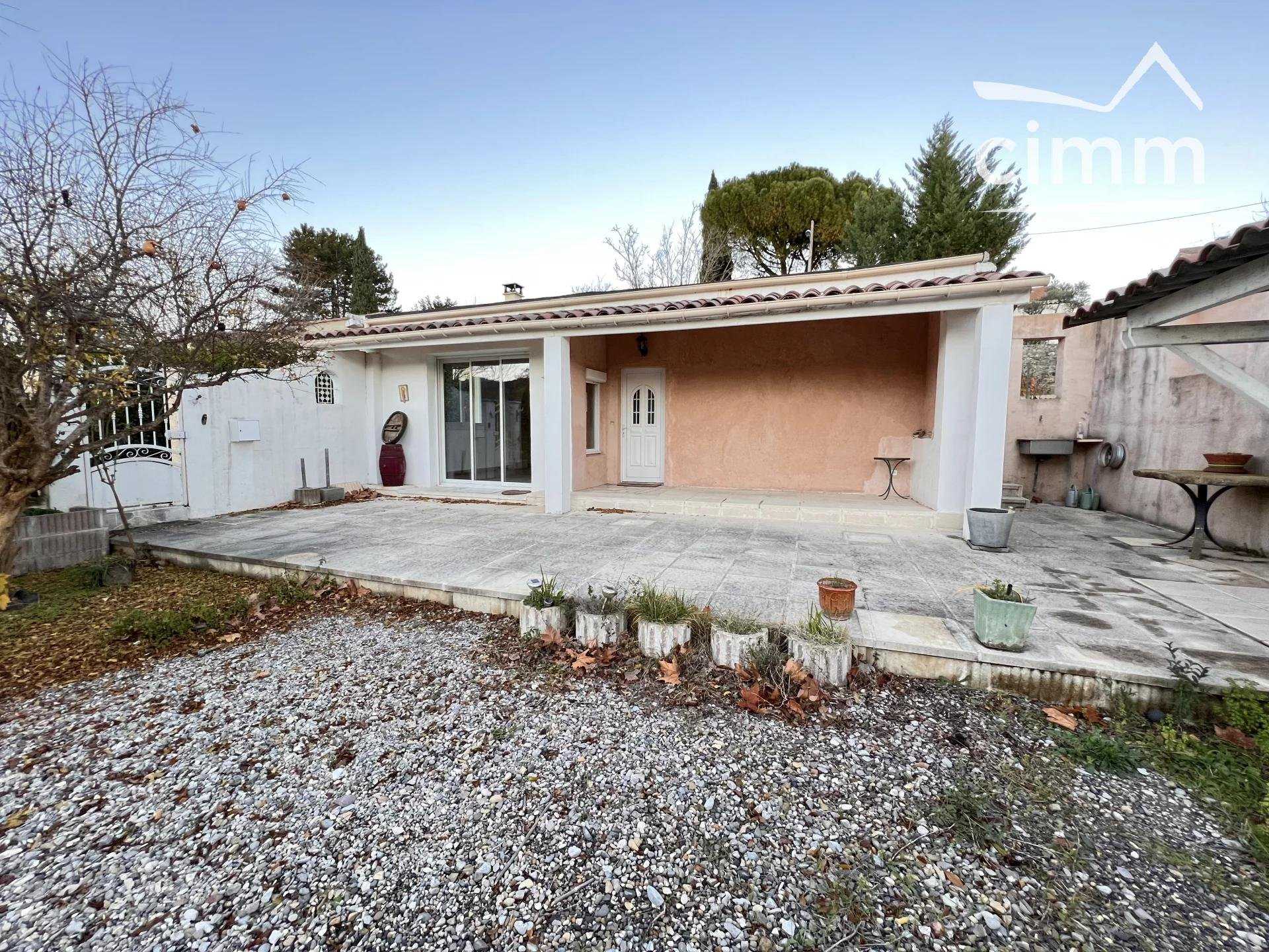 House in Volonne, Provence-Alpes-Cote d'Azur 11190102