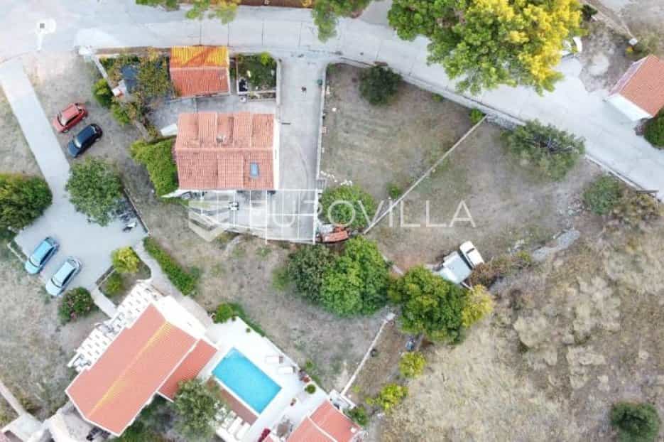 House in Bol, Splitsko-dalmatinska županija 11190272