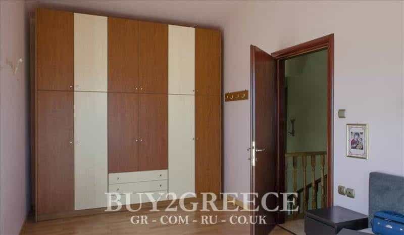 Condominium in Aiginio, Kentriki Makedonia 11192112