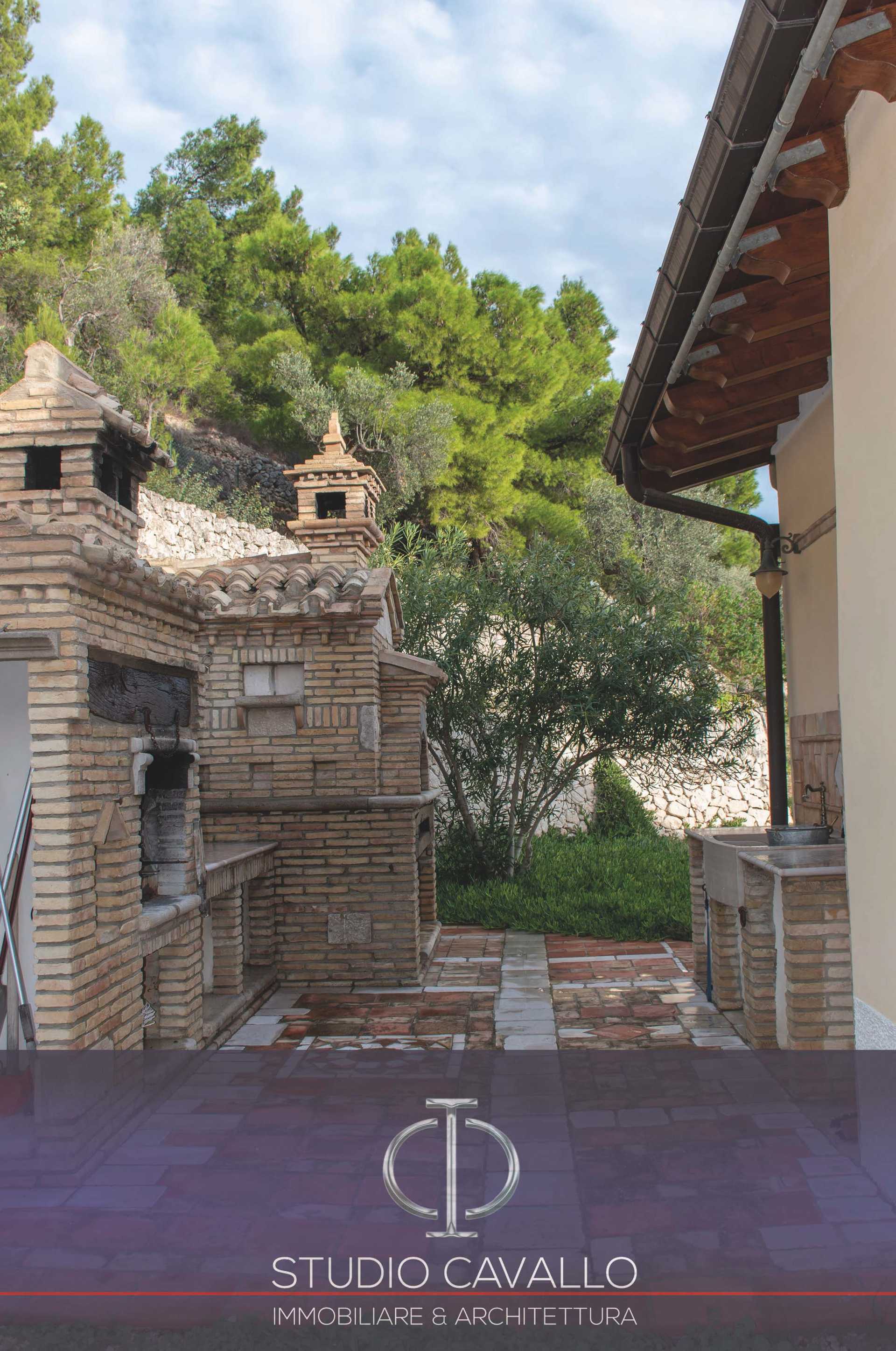 σπίτι σε Monte Sant'Angelo, Apulia 11192391