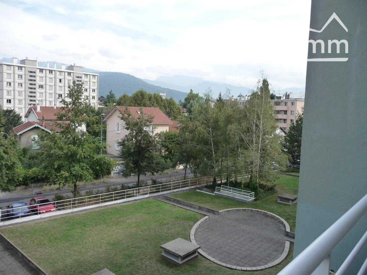 Kondominium w Grenoble, Owernia-Rodan-Alpy 11192438