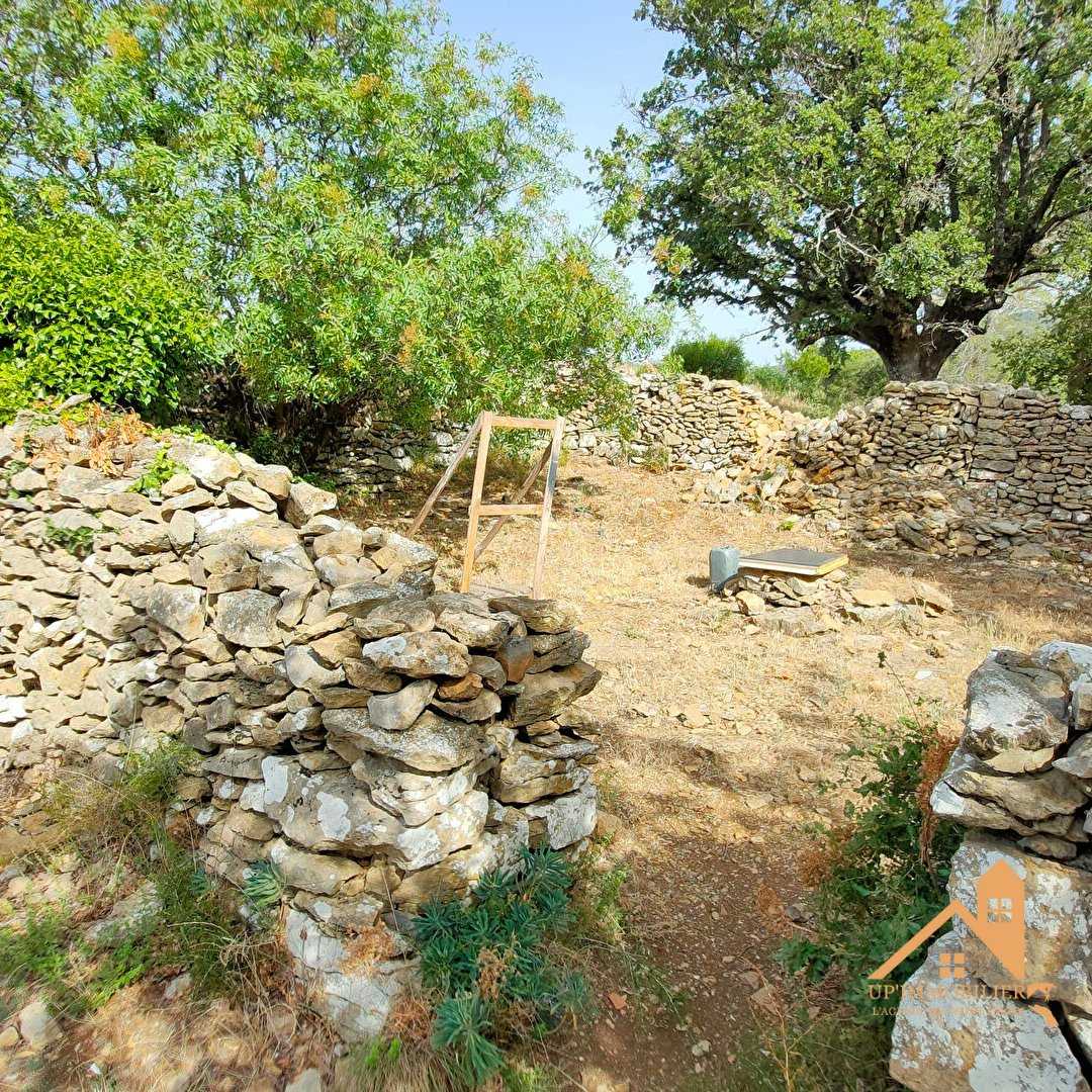 Land in Cuers, Provence-Alpes-Côte d'Azur 11192800