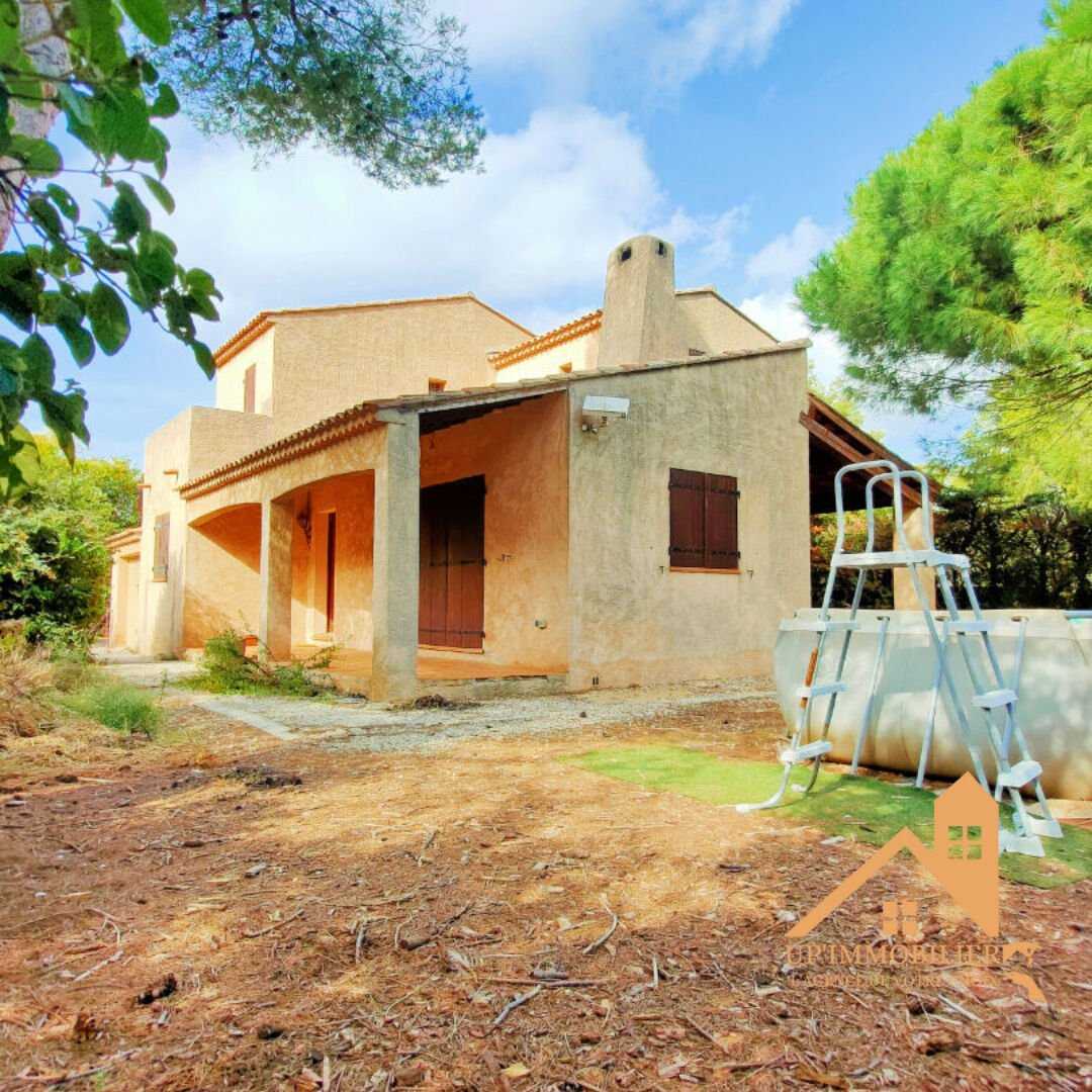 Talo sisään Kaavin, Provence-Alpes-Cote d'Azur 11192807