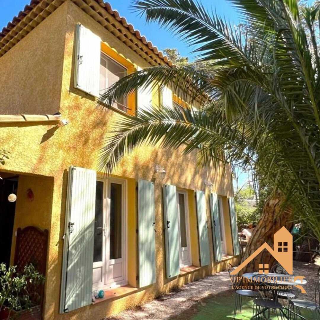 House in La Garde, Provence-Alpes-Cote d'Azur 11192810