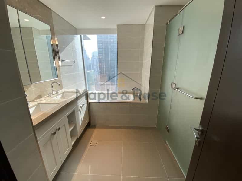 Condominium in Dubai, Dubayy 11193228