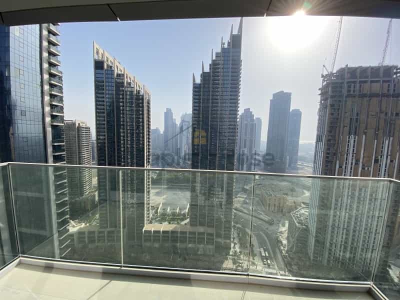 Condominium in Dubai, Dubayy 11193228