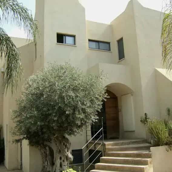 House in Kefar Shemaryahu, Shalva Street 11193330