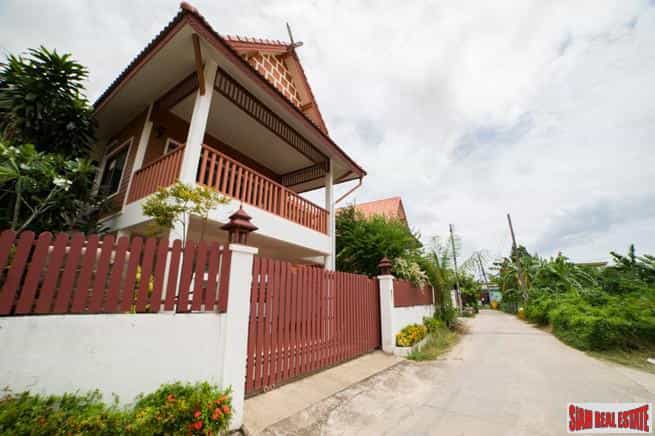 House in Tambon Sa Khu, Chang Wat Phuket 11195682