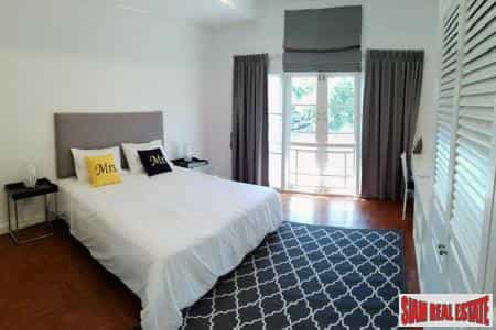 Condominium in Ban Bang Khu, Phuket 11195709