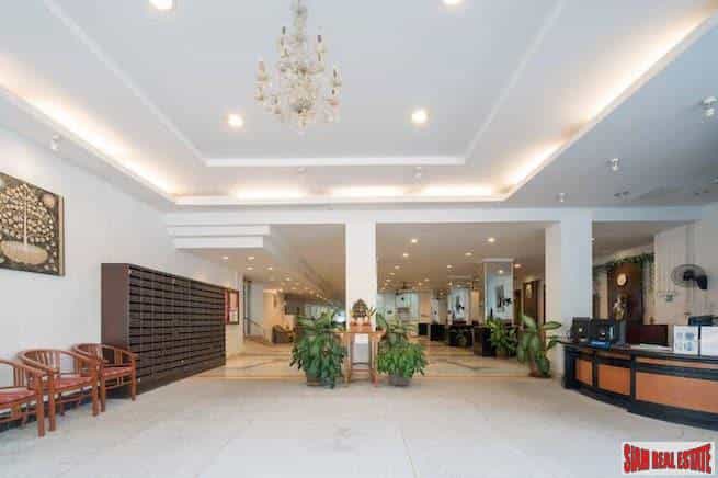 Condominium in Ban Patong, Phuket 11195793