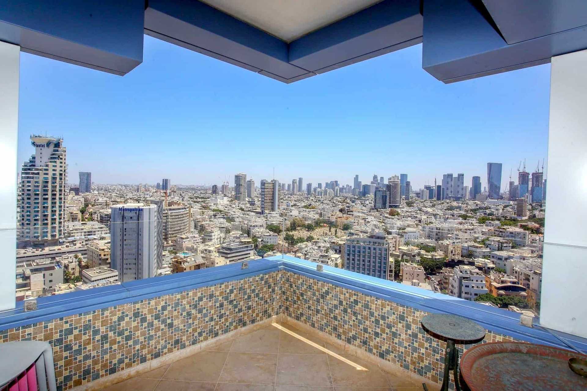 Condominium in Tel Aviv-Yafo, 49 HaYarkon Street 11196665