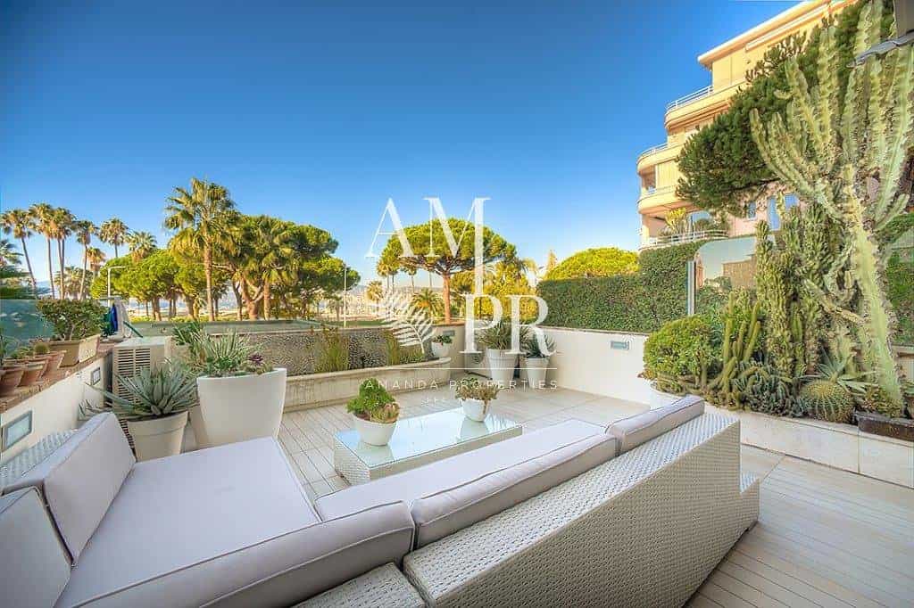 公寓 在 Cannes, Provence-Alpes-Côte d'Azur 11196849