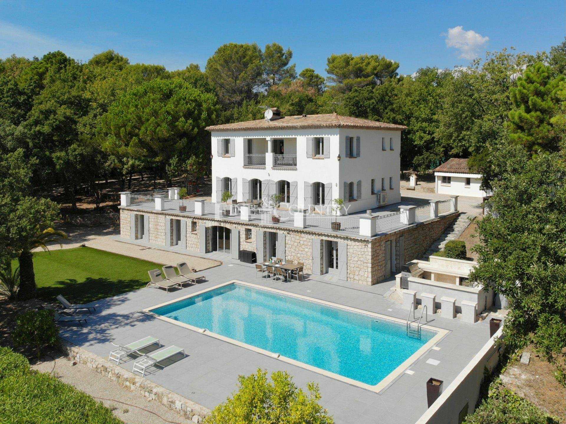 Huis in Valbonne, Provence-Alpes-Côte d'Azur 11196963