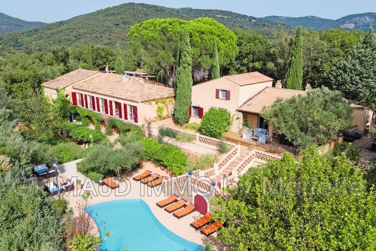 Hus i Grimaud, Provence-Alpes-Cote d'Azur 11197038