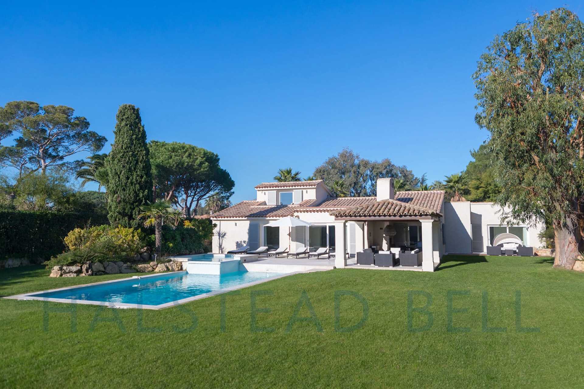 House in Saint-Tropez, Provence-Alpes-Cote d'Azur 11197071
