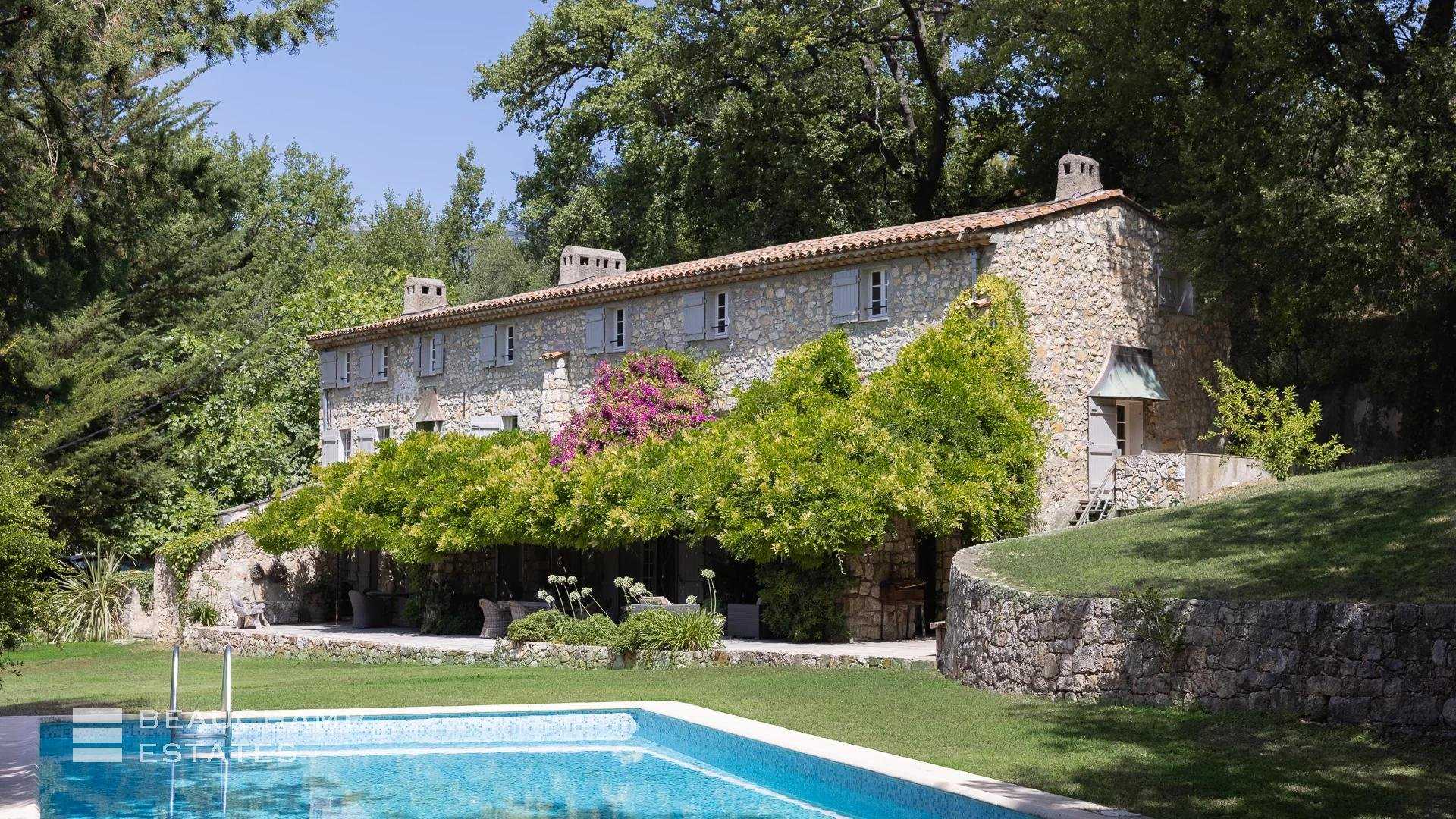 Hus i Chateauneuf-Grasse, Provence-Alpes-Cote d'Azur 11197085