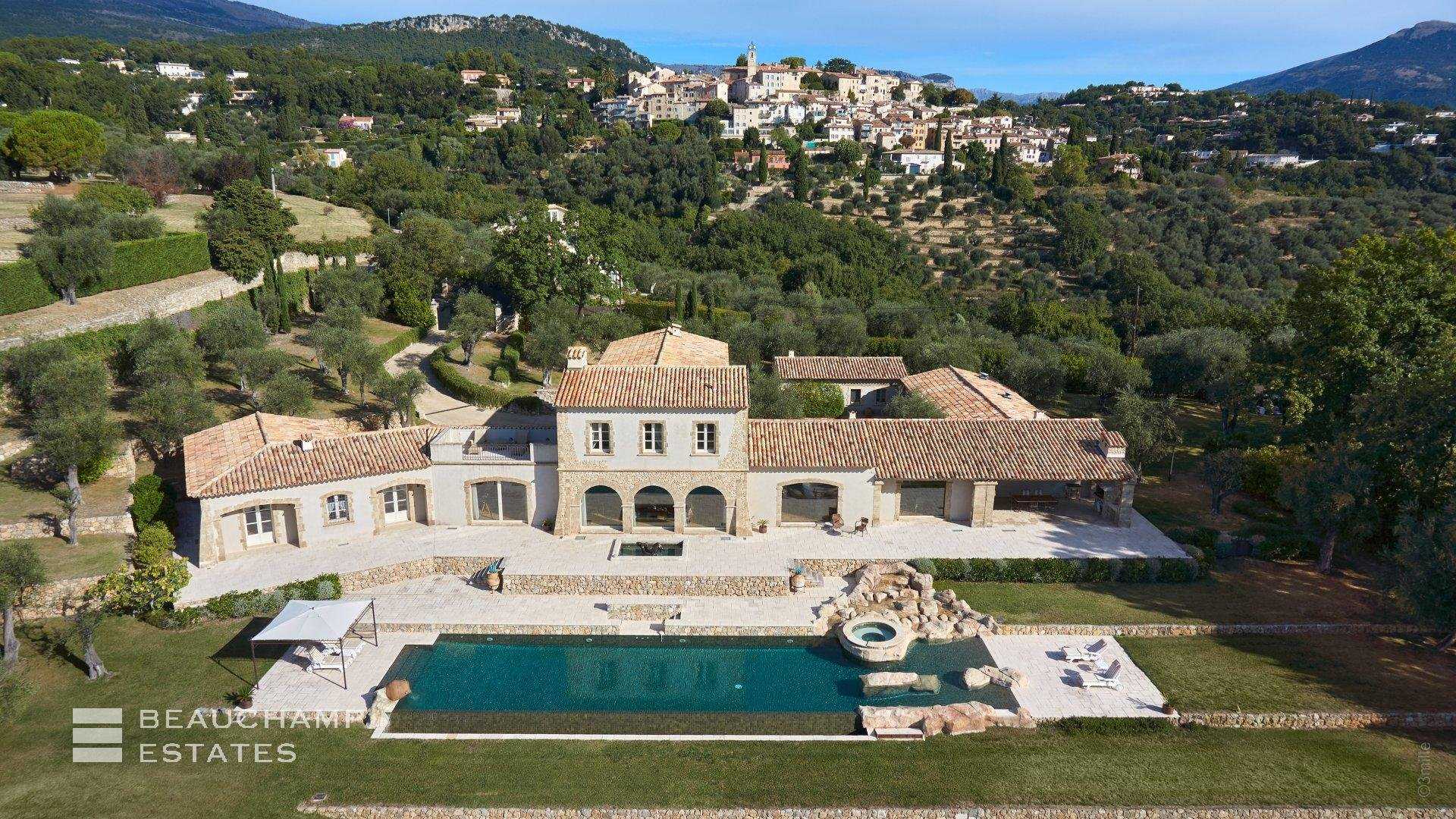 Rumah di Chateauneuf-Grasse, Provence-Alpes-Cote d'Azur 11197086