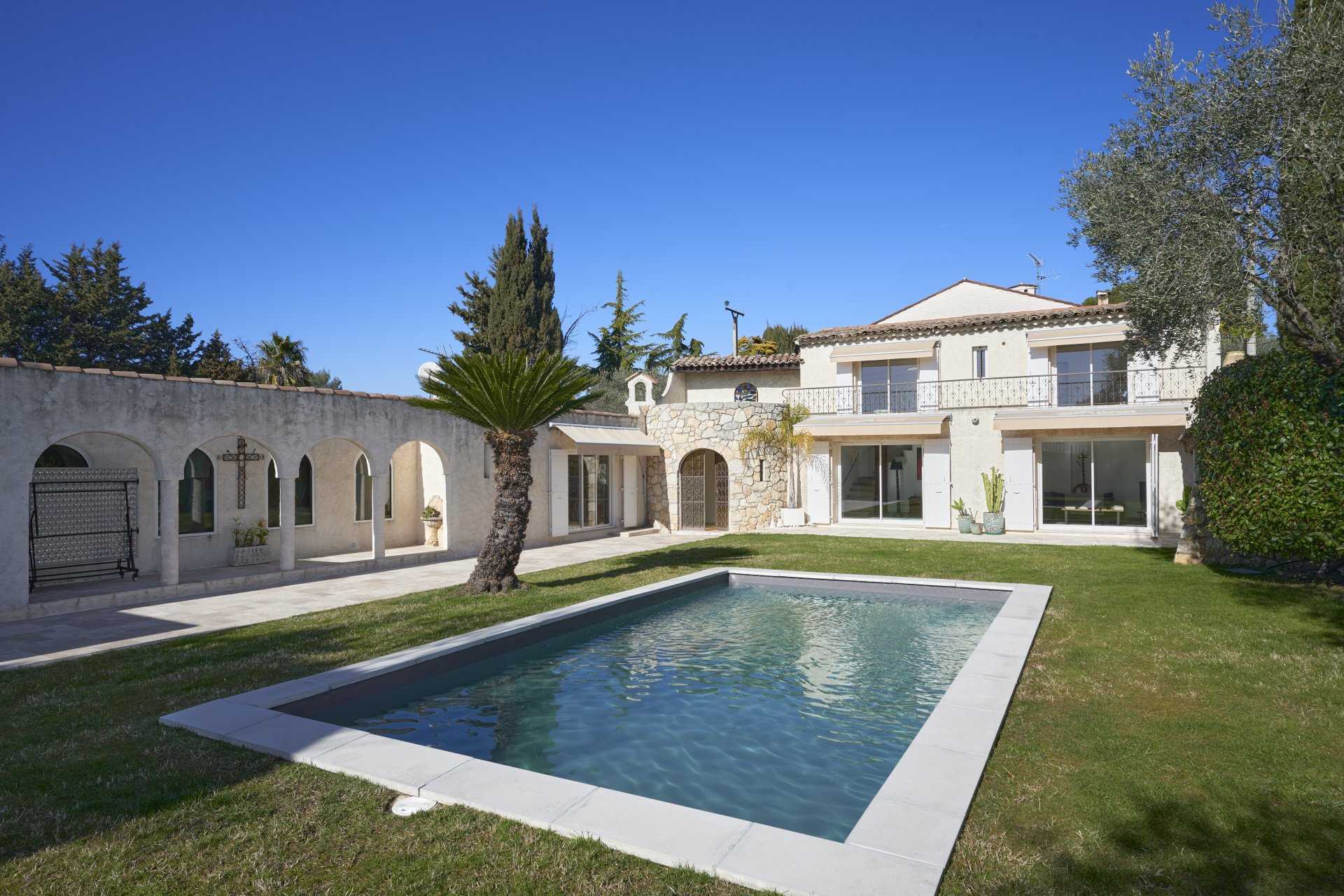 Hus i Mougins, Provence-Alpes-Cote d'Azur 11197148