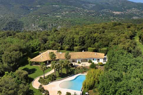 Talo sisään Valbonne, Provence-Alpes-Cote d'Azur 11197218