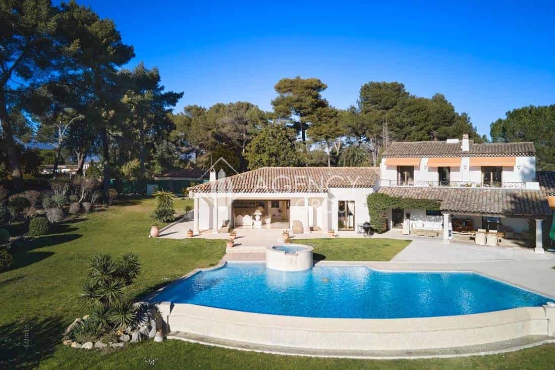 Huis in Mougins, Provence-Alpes-Côte d'Azur 11197489