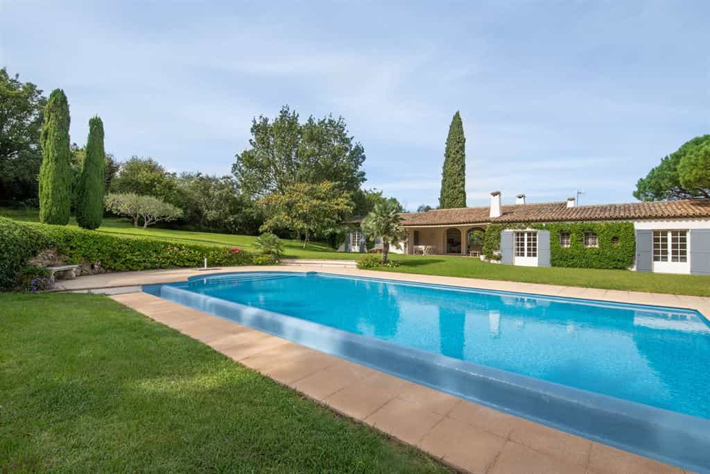 Huis in Gassin, Provence-Alpes-Cote d'Azur 11197608