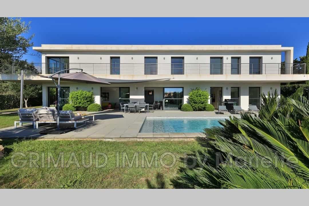 House in Saint-Aygulf, Provence-Alpes-Cote d'Azur 11197898