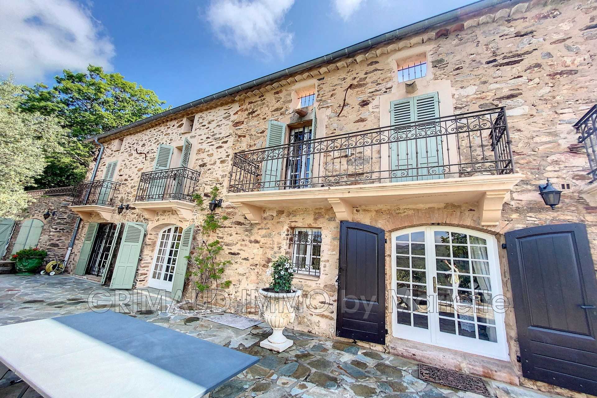 بيت في La Garde-Freinet, Provence-Alpes-Cote d'Azur 11197983