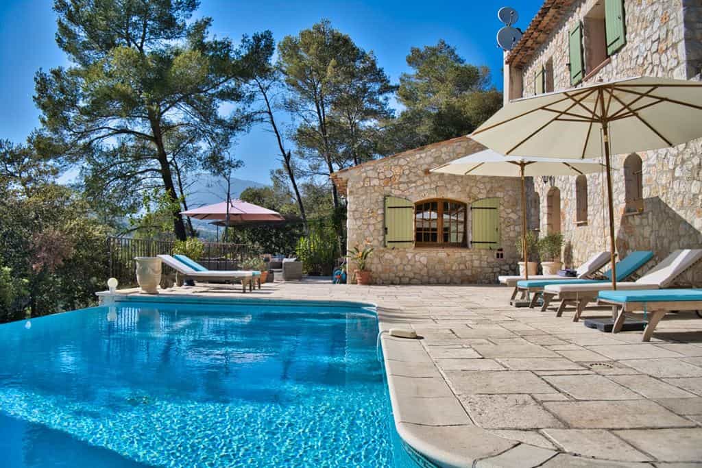 Muu sisään Le Chateau, Provence-Alpes-Cote d'Azur 11198010