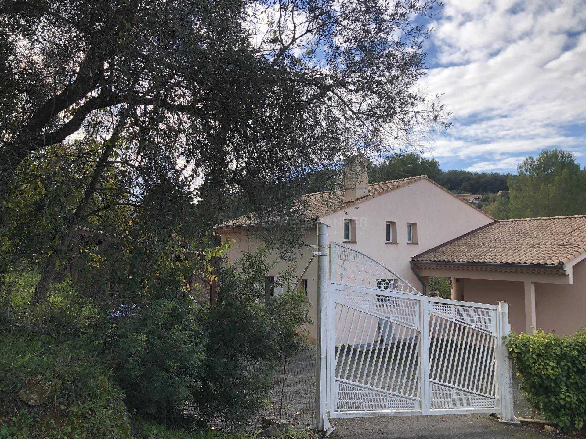casa en Vallauris, Provence-Alpes-Côte d'Azur 11198017