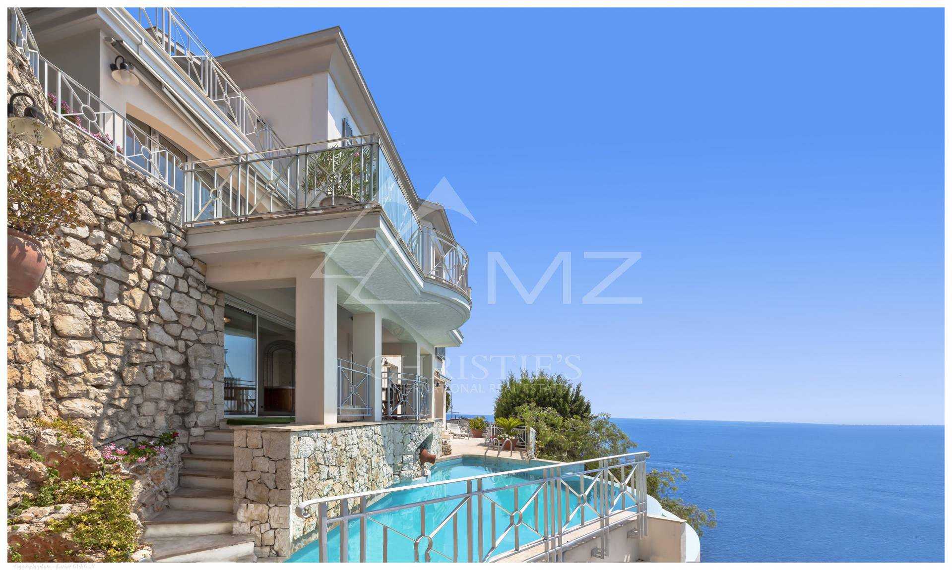 بيت في Nice, Provence-Alpes-Cote d'Azur 11198042