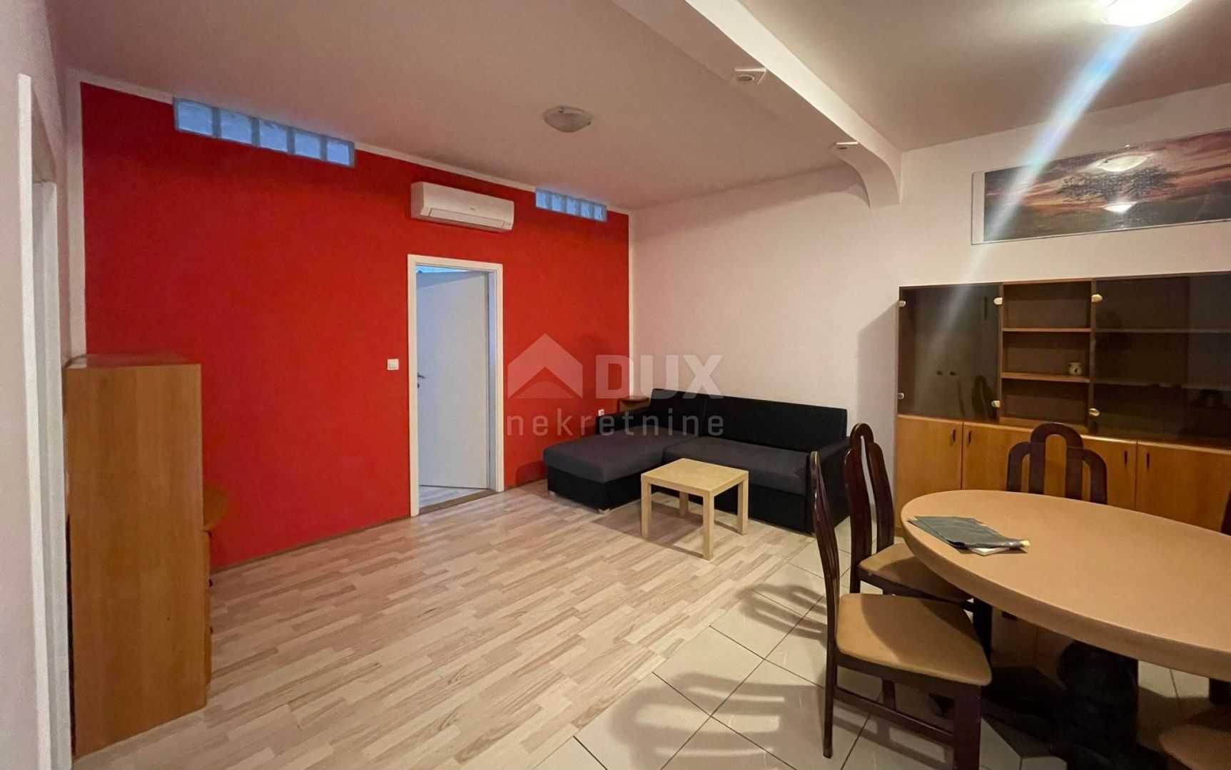 Condominium in Pula, Istarska županija 11198750