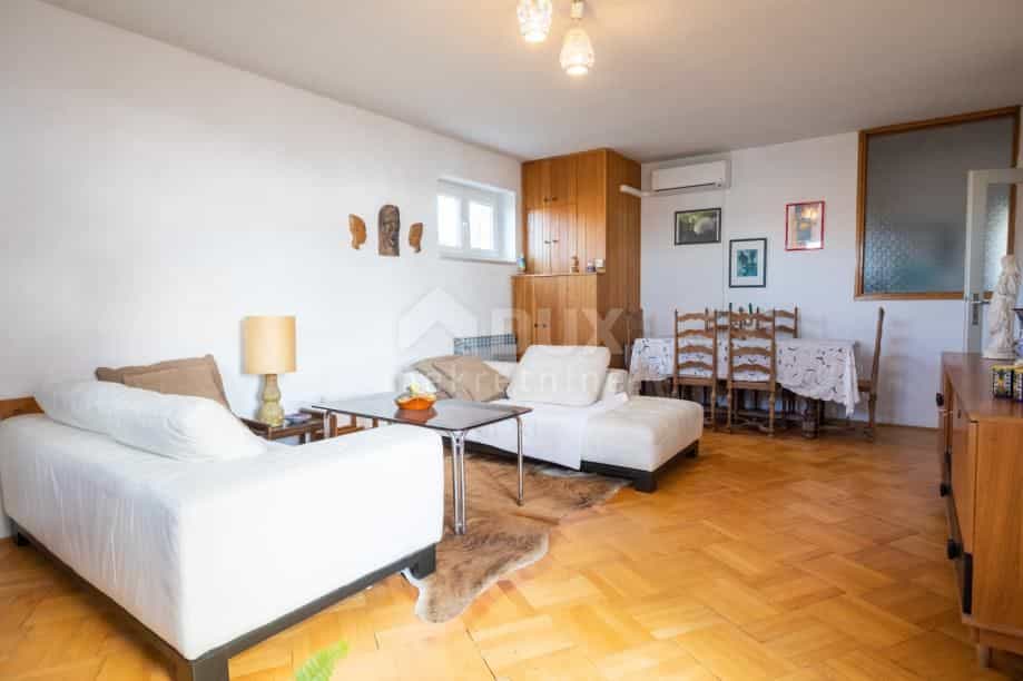 公寓 在 Arbanasi, Zadarska Zupanija 11198772