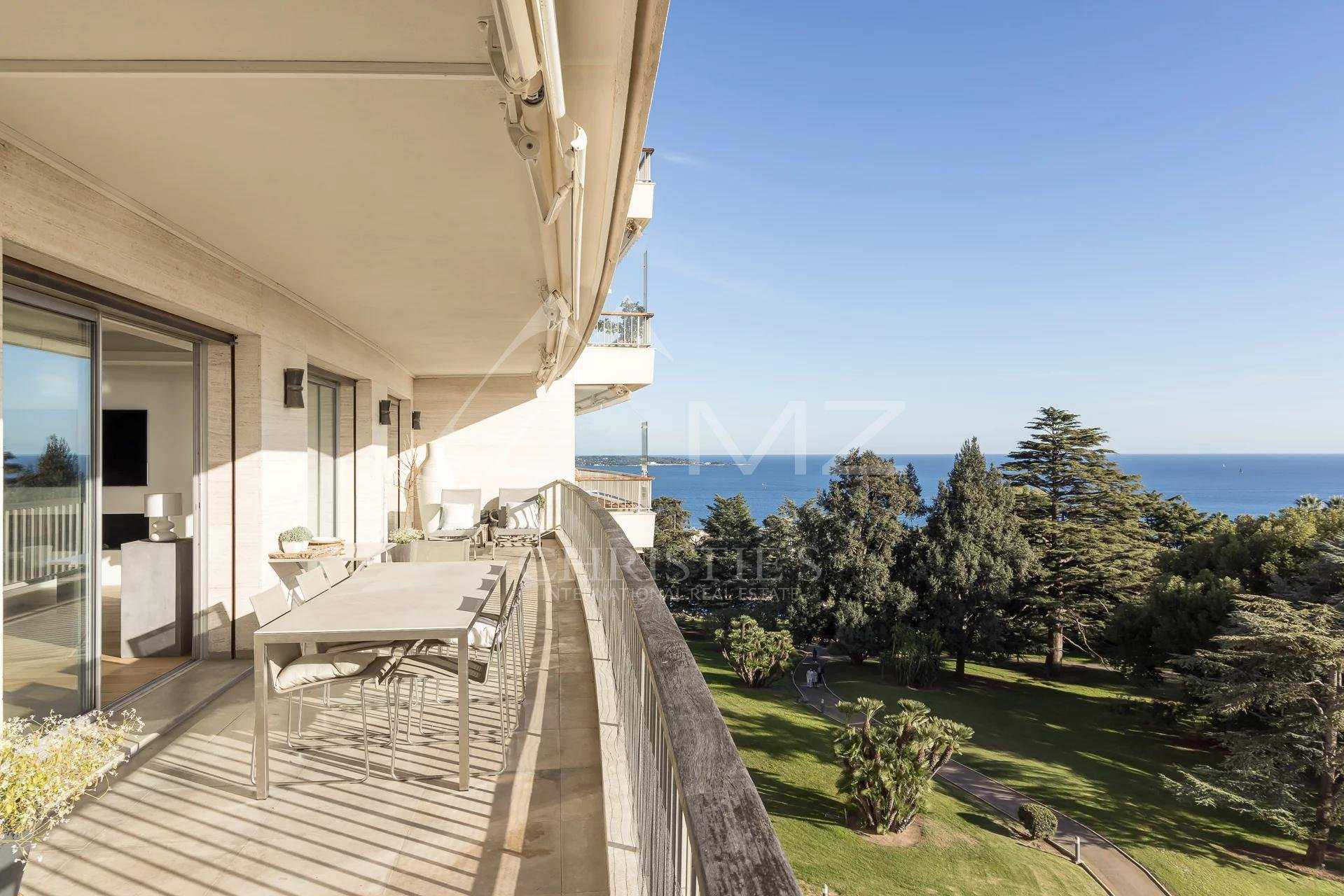 Residential in Cannes, Alpes-Maritimes 11199357