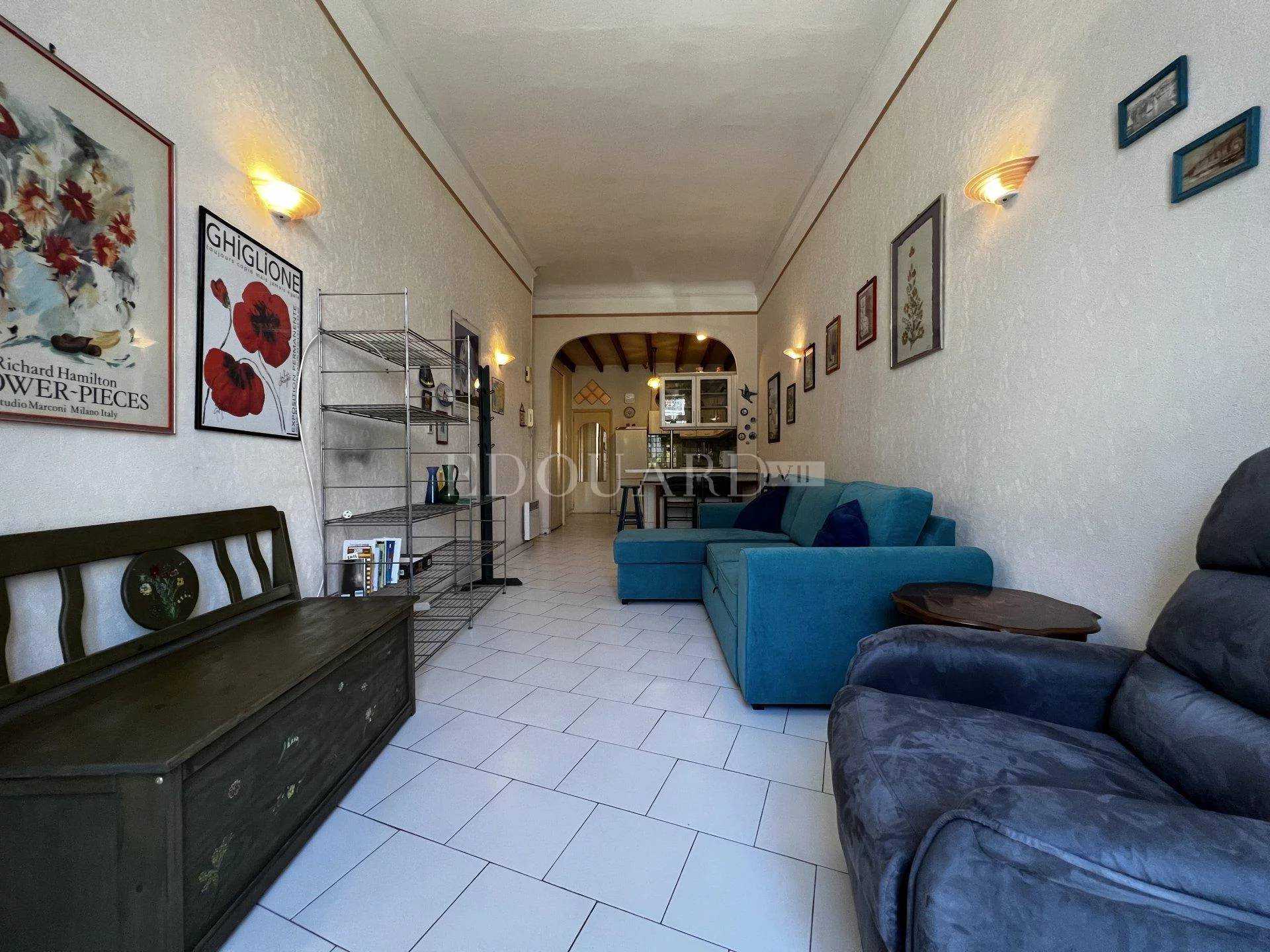 Condominium in Menton, Provence-Alpes-Cote d'Azur 11201310