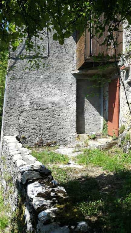 Rumah di Fabbriche di Vallico, Toskana 11202690