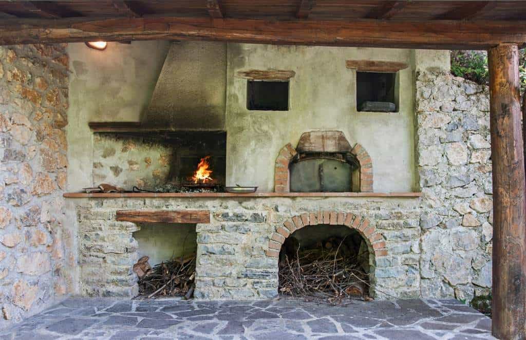 Rumah di Molazzana, Toscana 11202702