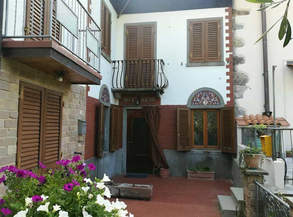 Rumah di Fabbriche di Vallico, Toskana 11202936