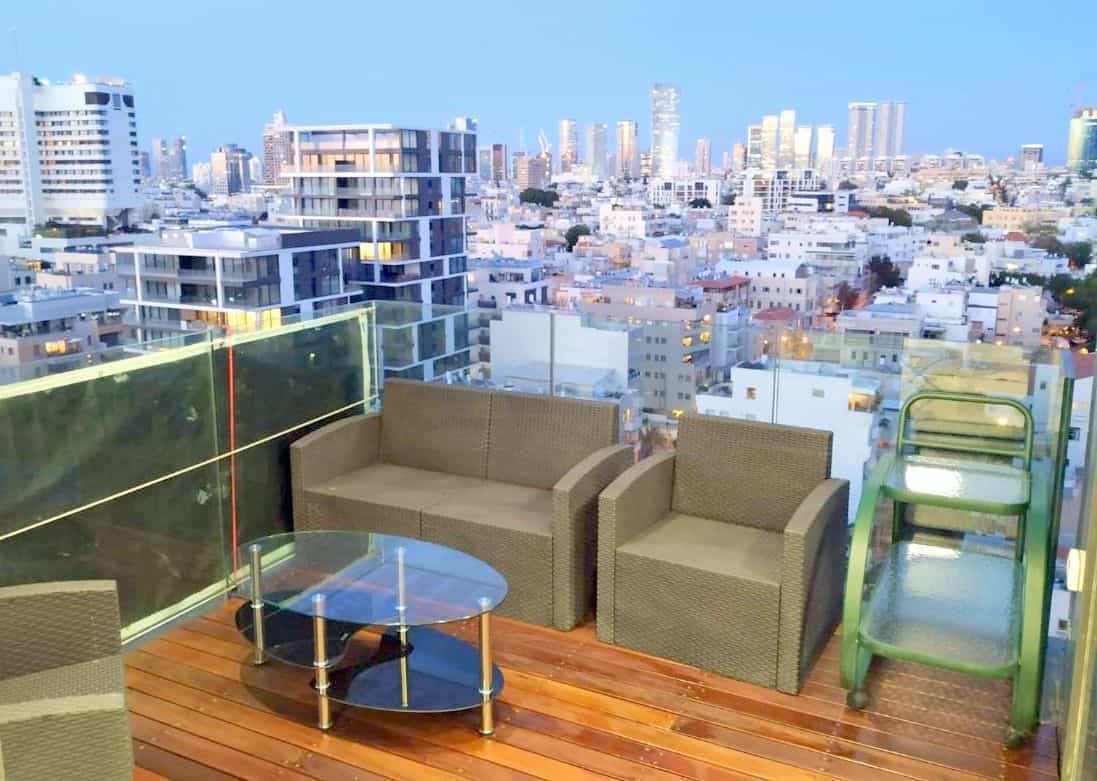 Condominium in Tel Aviv-Yafo, HaYarkon Street 11203505