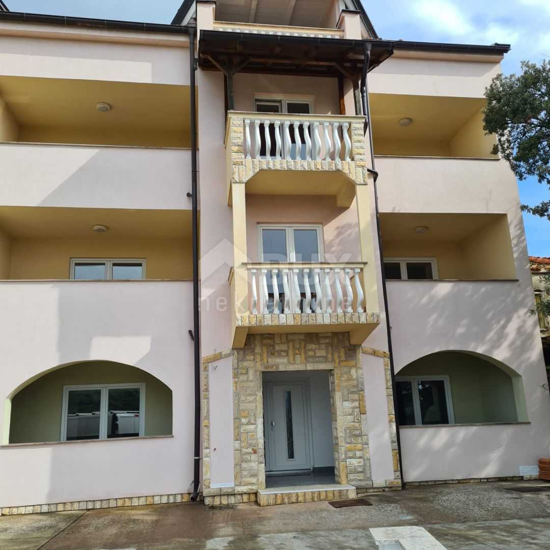 Condominium in Kampor, Primorje-Gorski Kotar County 11203554
