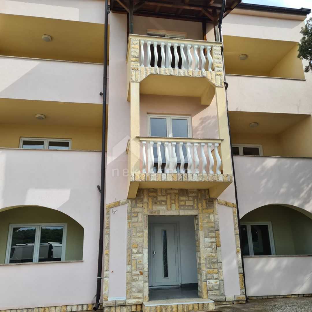 Condominium in Kampor, Primorje-Gorski Kotar County 11203556