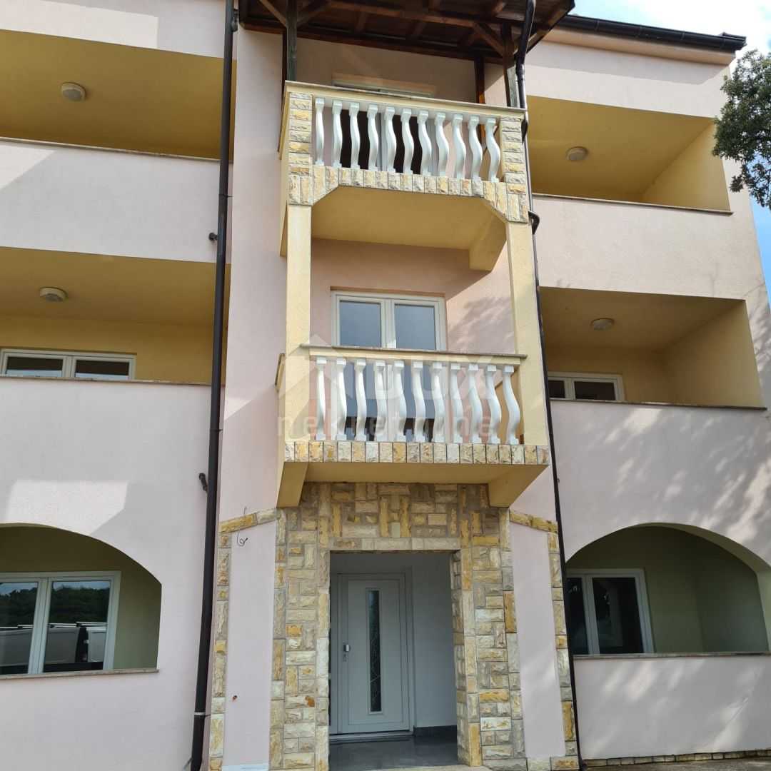Condominio en Kampor, Primorje-Gorski Kotar County 11203556